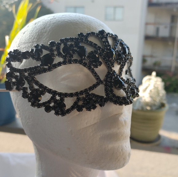 Rhinestone Mask w eladtic strap - Picture 3 of 4